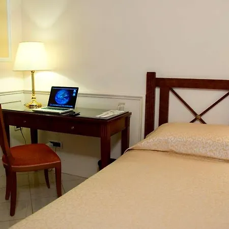 Palazzo Cardinal Cesi 4*