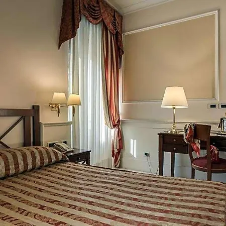 Palazzo Cardinal Cesi מלון 4*