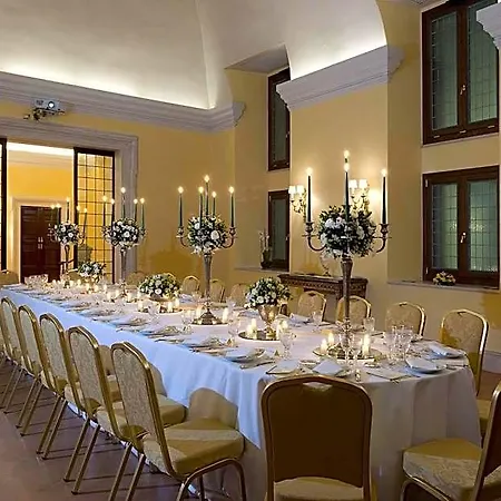 Palazzo Cardinal Cesi 4* רומא