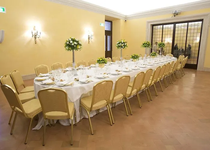 Palazzo Cardinal Cesi 4* רומא