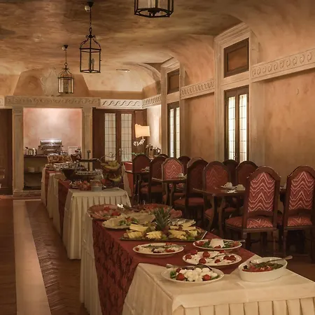 Palazzo Cardinal Cesi 4* רומא